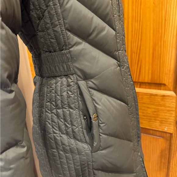 Larry Levine Women's Long Down Puffer Coat w/Side Tabs & Hood, XS, Army Green - Picture 11 of 16